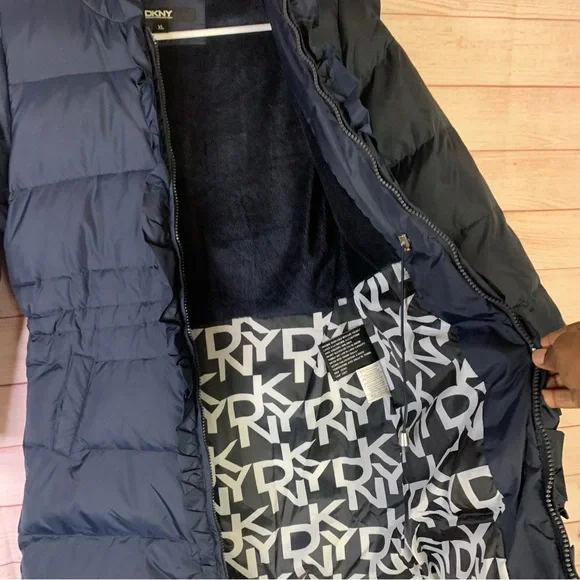 DKNY Navy Blue Puffer Coat Girl/Junior Size XL